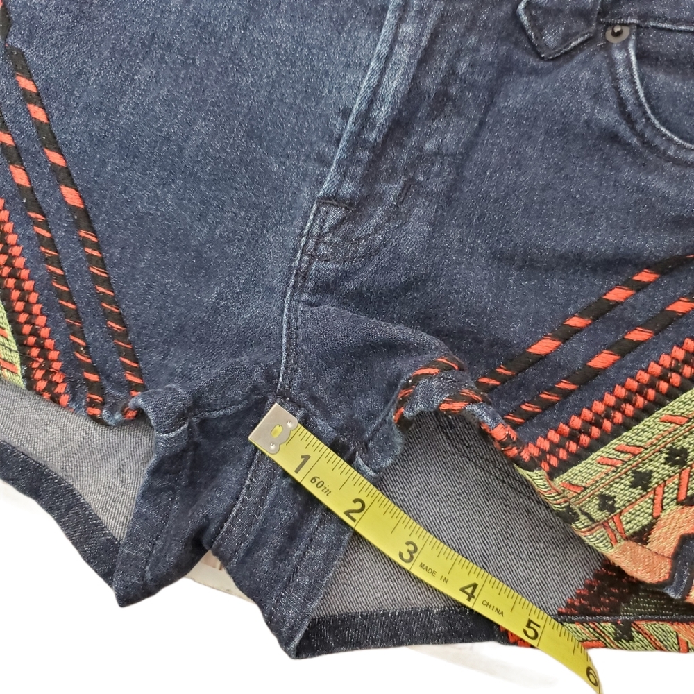 BDG Southwest Tribal Embroidered
Jean Shorts 27 - Picture 12 of 13